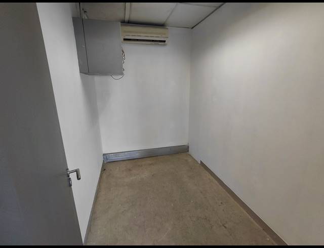 3,355M² OFFICE TO LET IN HALFWAY GARDENS